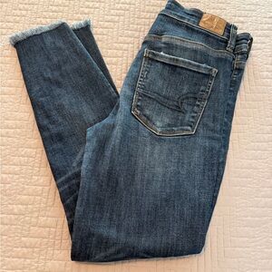 American Eagle Outfitters Dark Blue Cropped Jeans